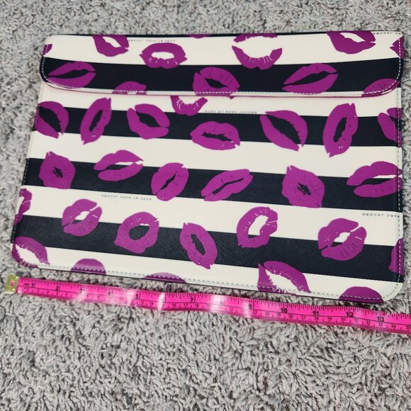 Marc Jacob Laptop/iPad Sleeve/Holder - Picture 7 of 8